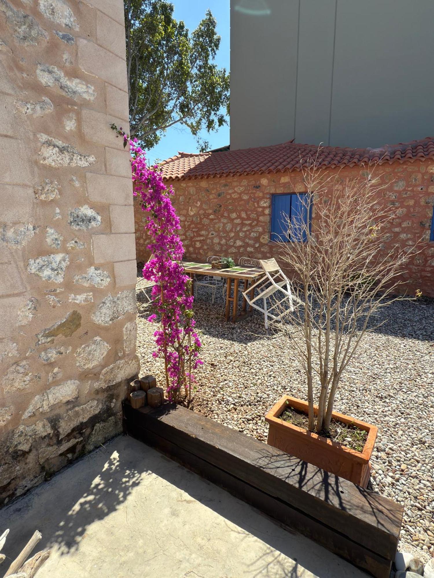 Rocksecret Edge Apartment Kalamata Exterior photo