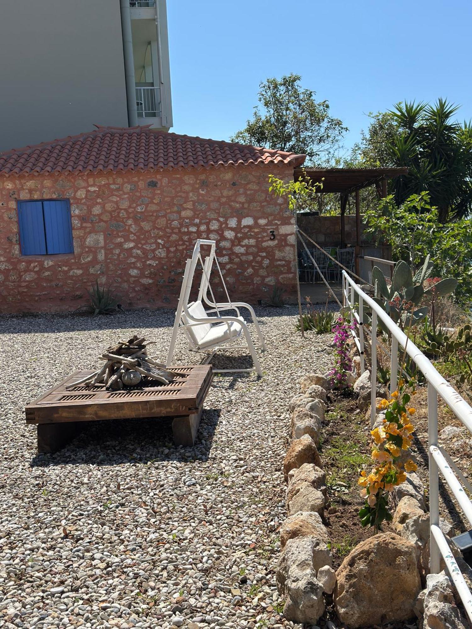 Rocksecret Edge Apartment Kalamata Exterior photo